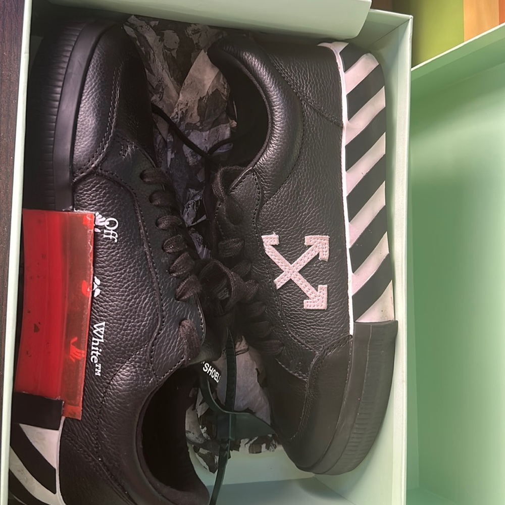 Off white vulcanized
